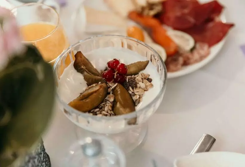 Les Violettes Hotel & Spa