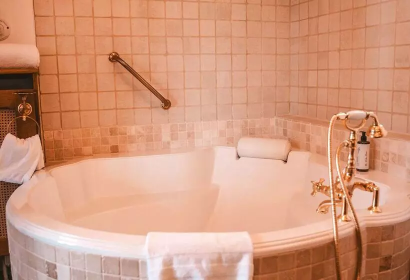 Les Violettes Hotel & Spa