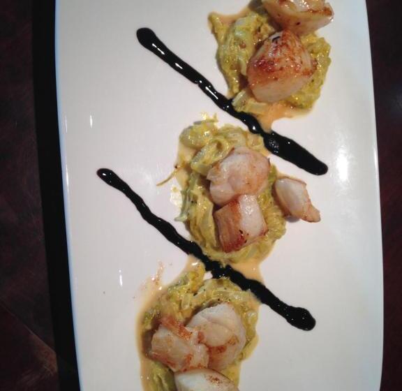 هتل Logis Le Petit Trianon