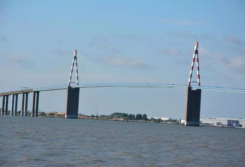 בית מלון כפרי Logis Le Petit Trianon