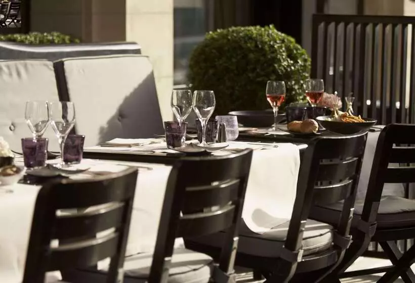 ホテル Montalembert