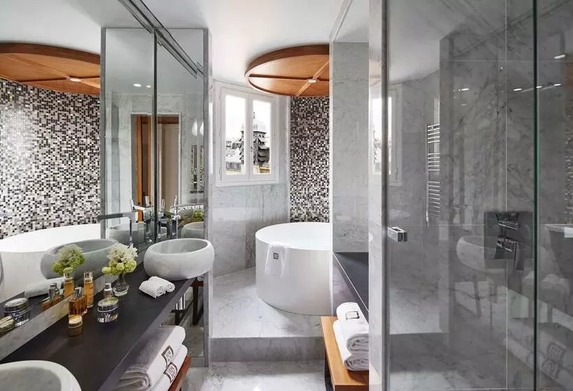 ホテル Montalembert