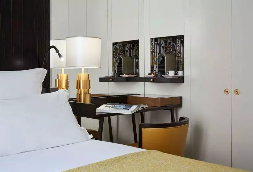 ホテル Montalembert