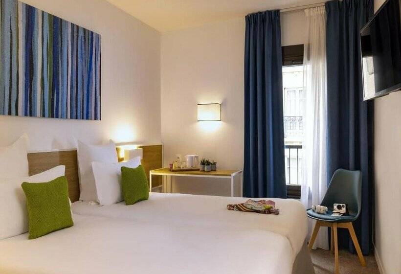 ホテル Paris Louis Blanc