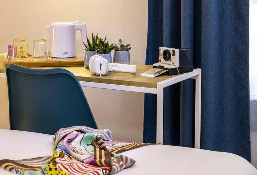 ホテル Paris Louis Blanc