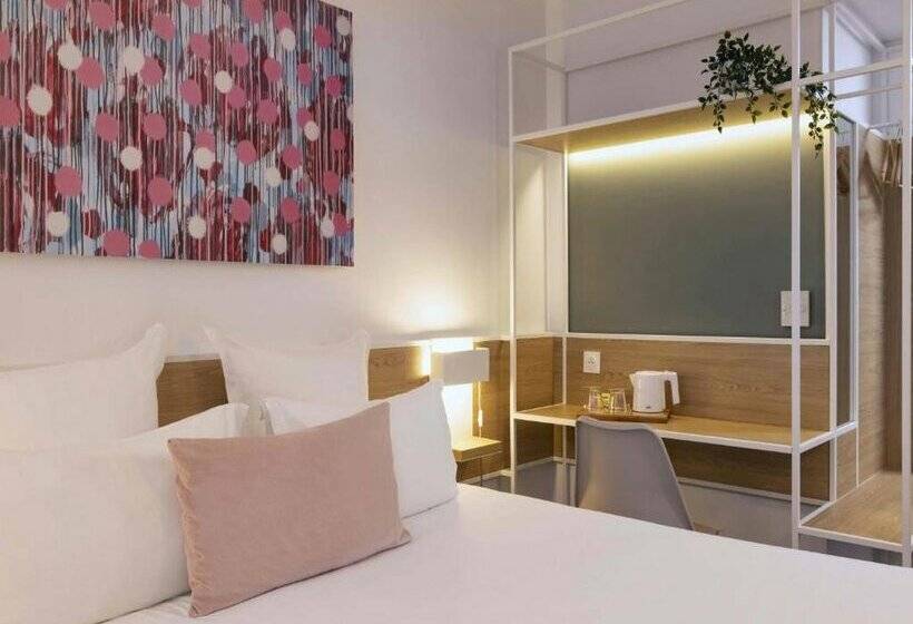 ホテル Paris Louis Blanc