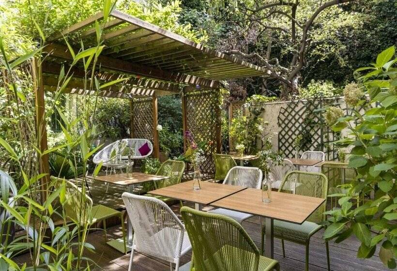 ホテル Paris Louis Blanc