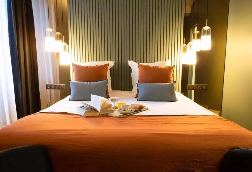 Отель De La Poste