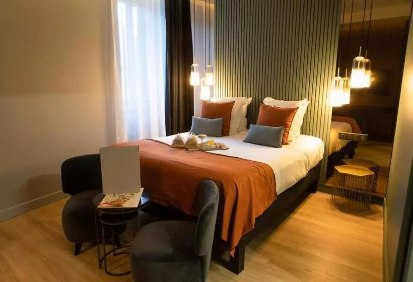 Отель De La Poste