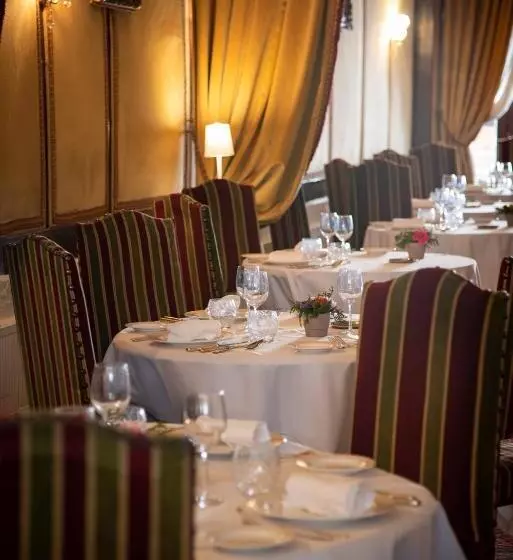 Отель De La Poste