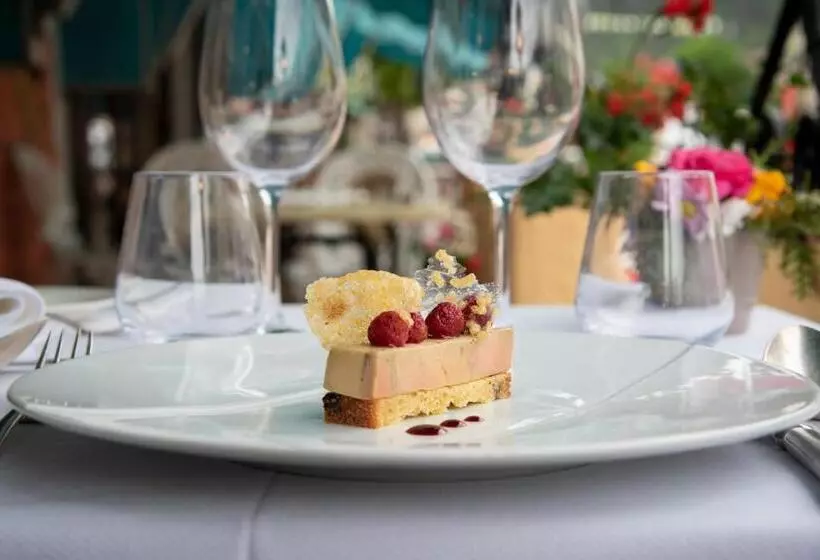 Отель De La Poste