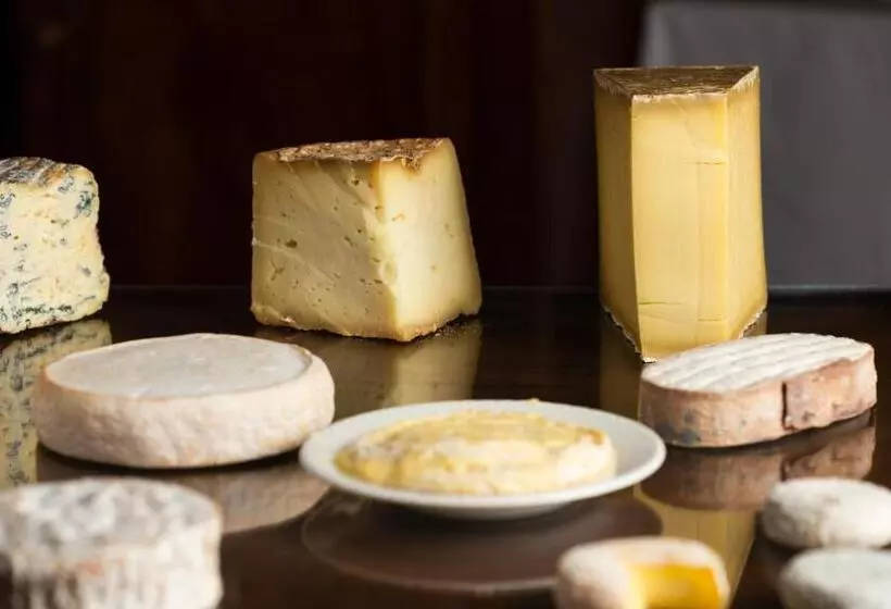 Отель De La Poste