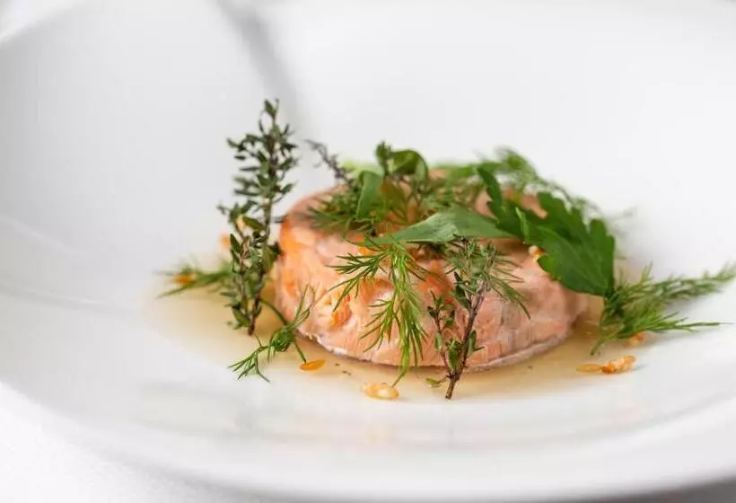 Отель De La Poste