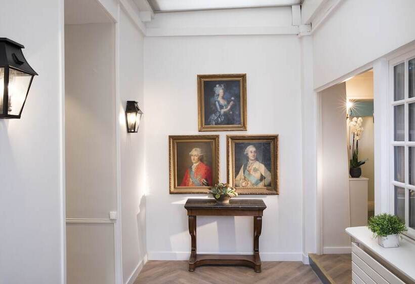 هتل A L Hôtel Des Roys