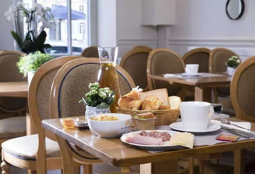 ホテル A L Hôtel Des Roys