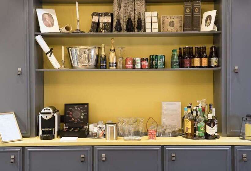 هتل A L Hôtel Des Roys