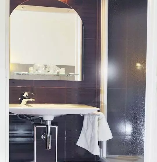 ホテル A L Hôtel Des Roys