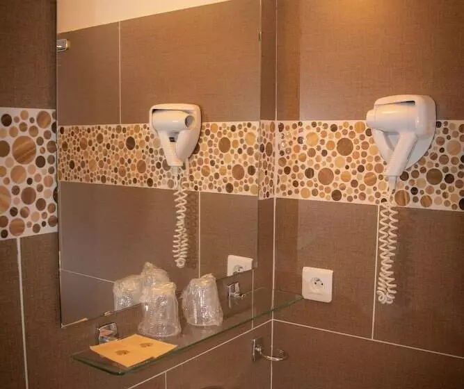 酒店 Et Appartements Reine D Azur