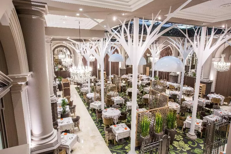 هتل Grand Hôtel Des Thermes