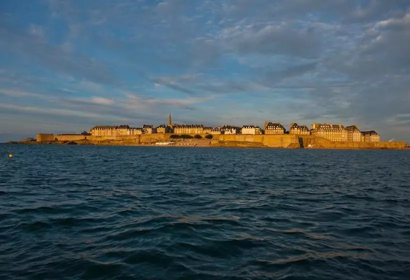 هتل Grand Hôtel Des Thermes