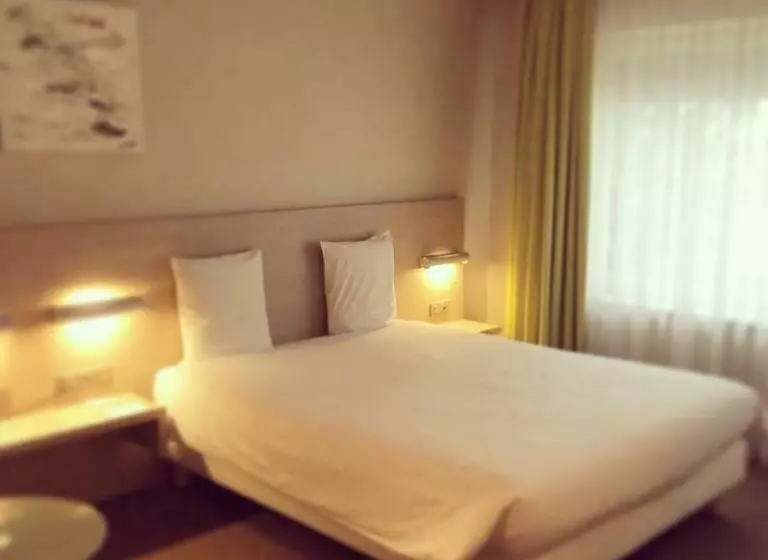 Отель Hôtel Tivoli