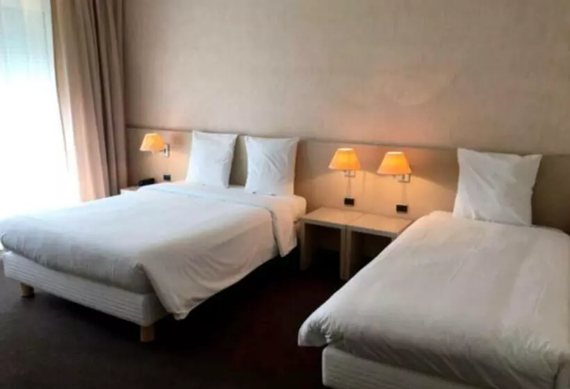 Отель Hôtel Tivoli