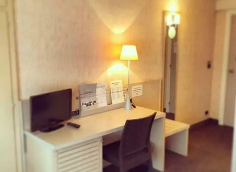 Отель Hôtel Tivoli