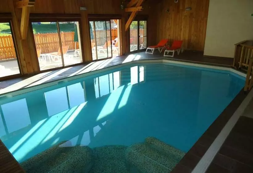 هتل Hôtel Soleil Des Neiges