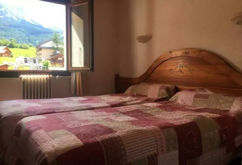 هتل Hôtel Soleil Des Neiges