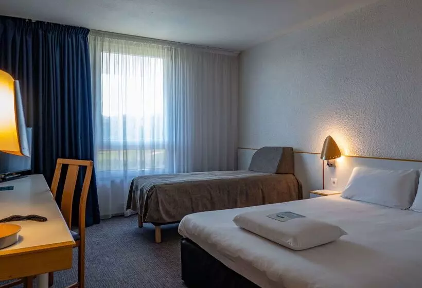 ホテル Kyriad Montchanin Le Creusot