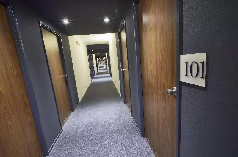 ホテル Kyriad Montchanin Le Creusot