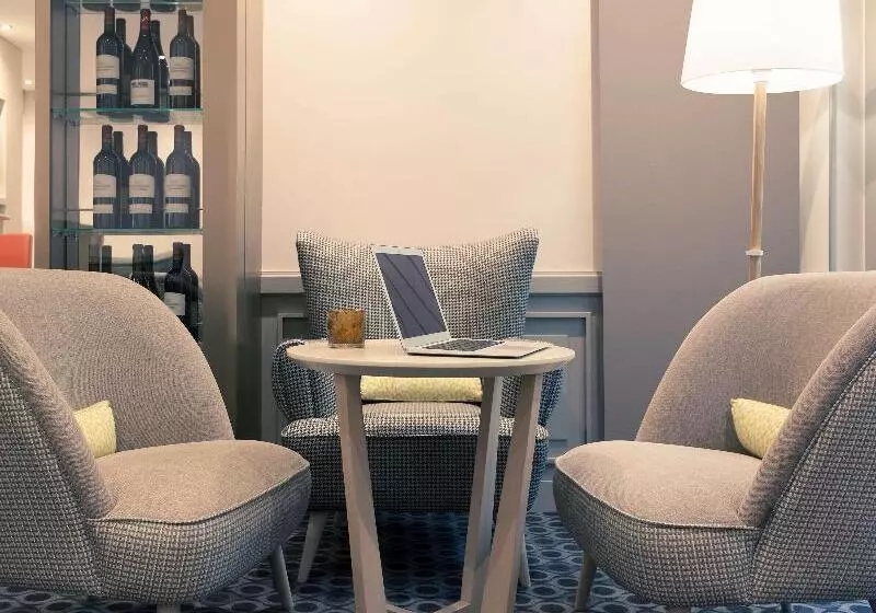 ホテル Mercure Paris Montparnasse Raspail