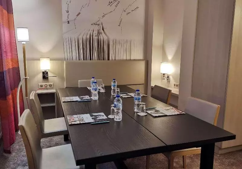 ホテル Mercure Paris Montparnasse Raspail