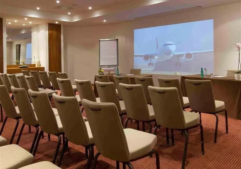 هتل Pullman Toulouse Airport