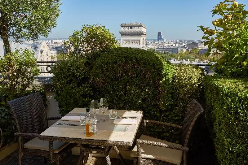 Hotel Raphael