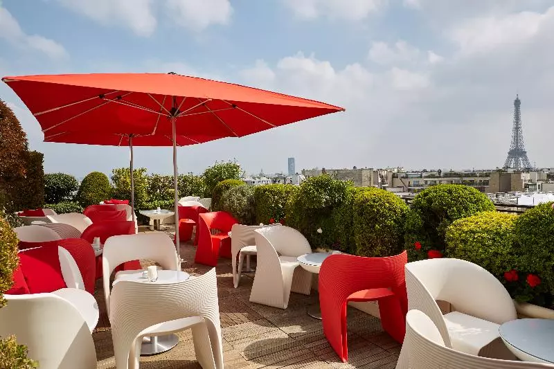 Hotel Raphael