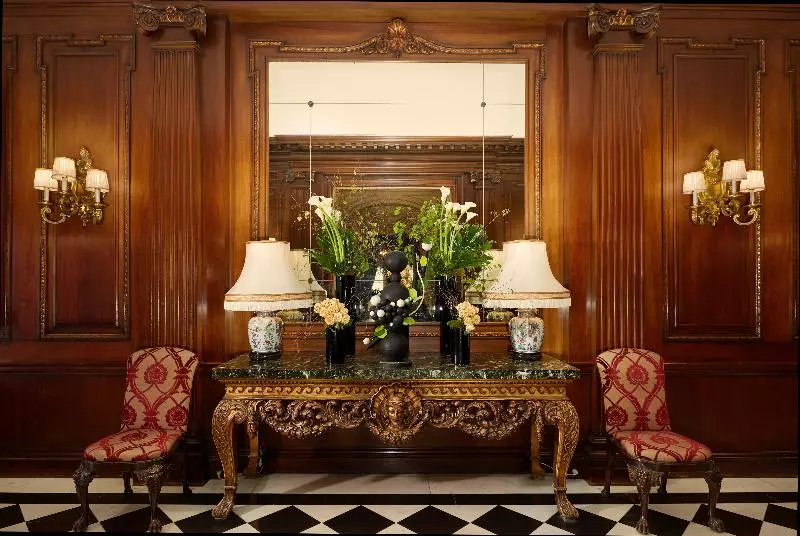 Hotel Raphael