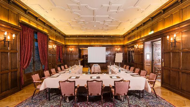 Hotel Raphael