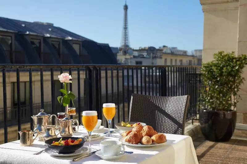 Hotel Raphael
