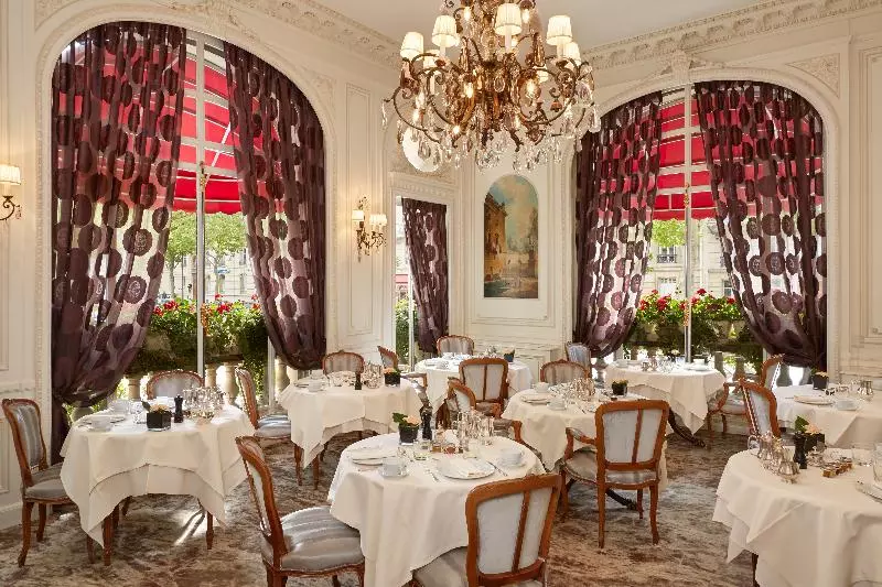 Hotel Raphael