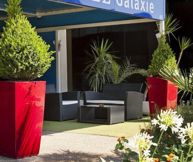 בית מלון כפרי The Originals City, Hôtel Galaxie, Nice Aéroport