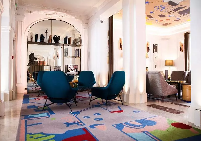 ホテル Hôtel Vernet Champs Elysées Paris