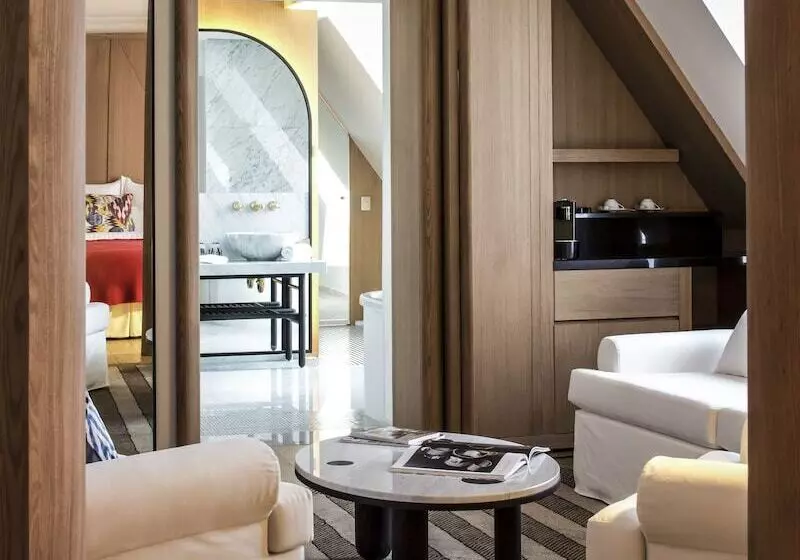 ホテル Hôtel Vernet Champs Elysées Paris