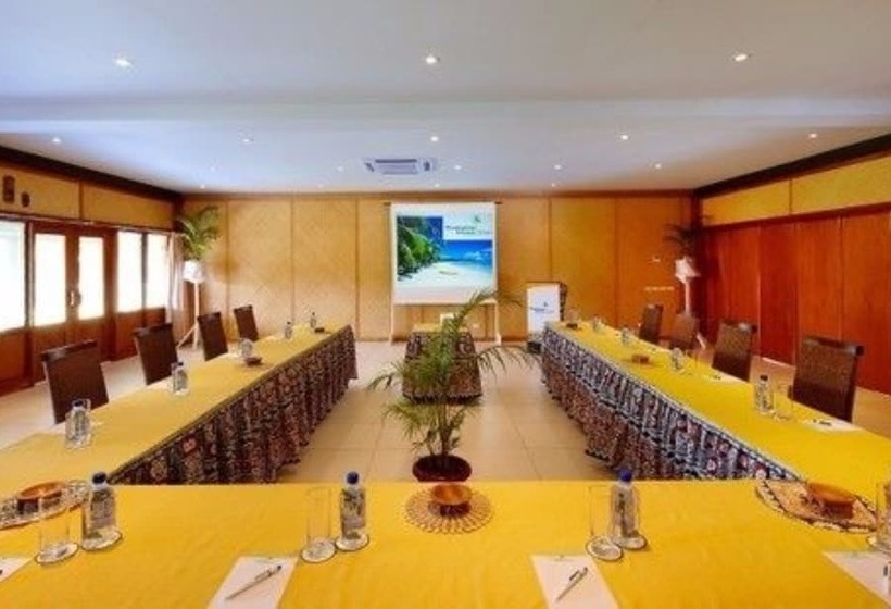 Plantation Island Resort