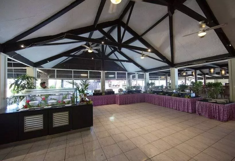 Plantation Island Resort