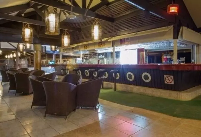 Plantation Island Resort