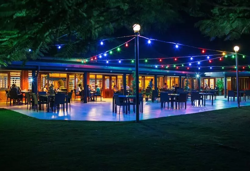 Plantation Island Resort