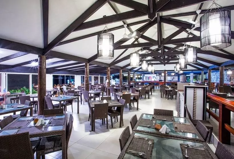 Plantation Island Resort