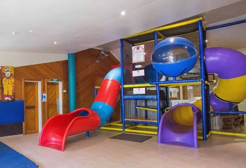 Plantation Island Resort