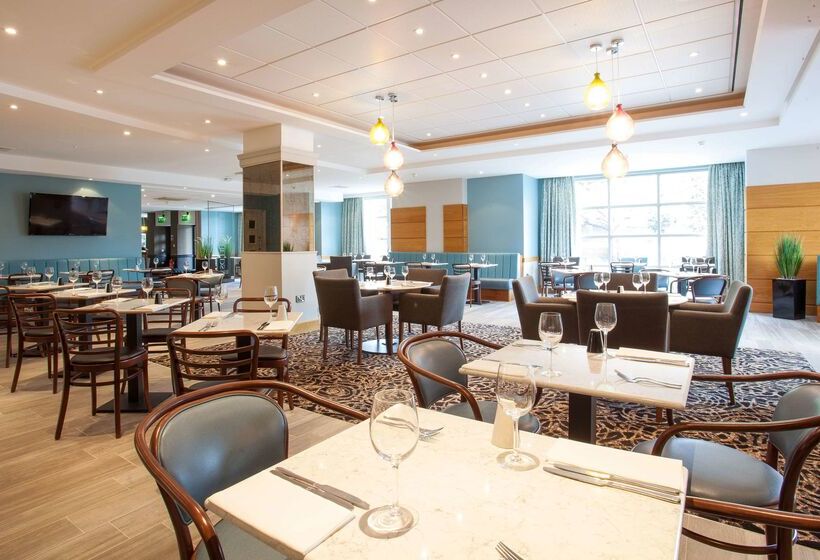 فندق Cresta Court